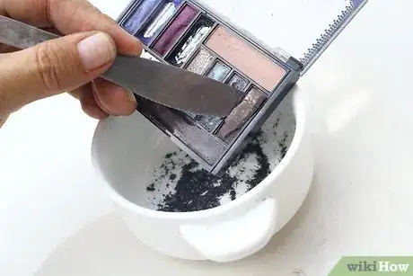 Image titled Dye Your Hair with Eyeshadow Step 19