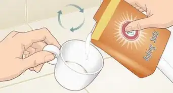 Remove Stains from Tea Cups Using Baking Soda